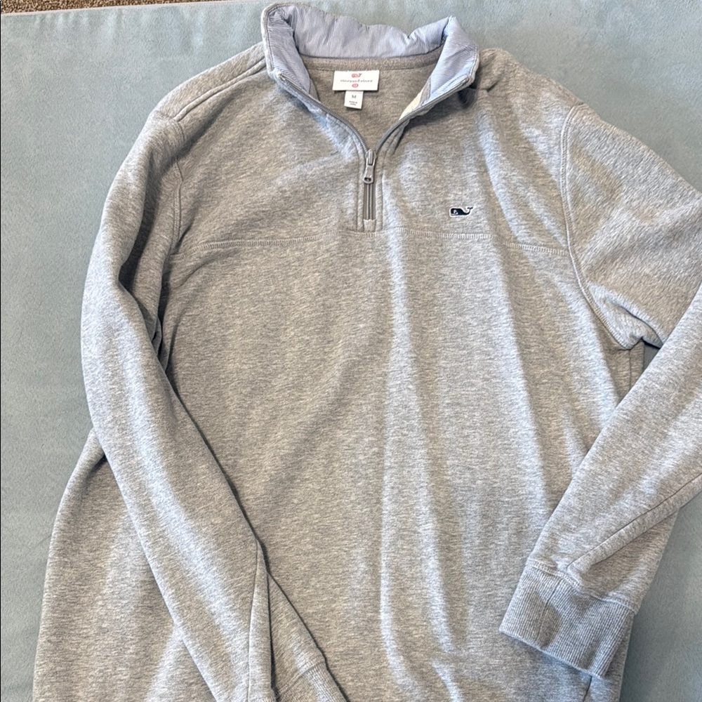 Vineyard Vines Gray Zip Up Sweater with Classic Athletic Style